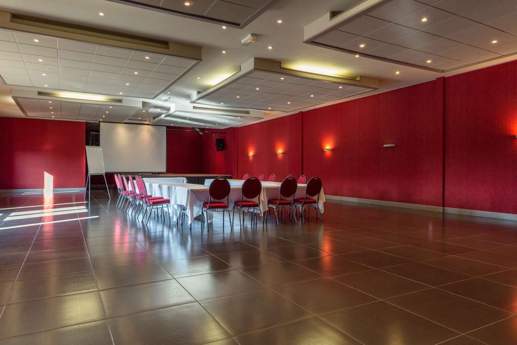 Hotel Confort Le Moulin Rouge Terrasson Facilidades foto
