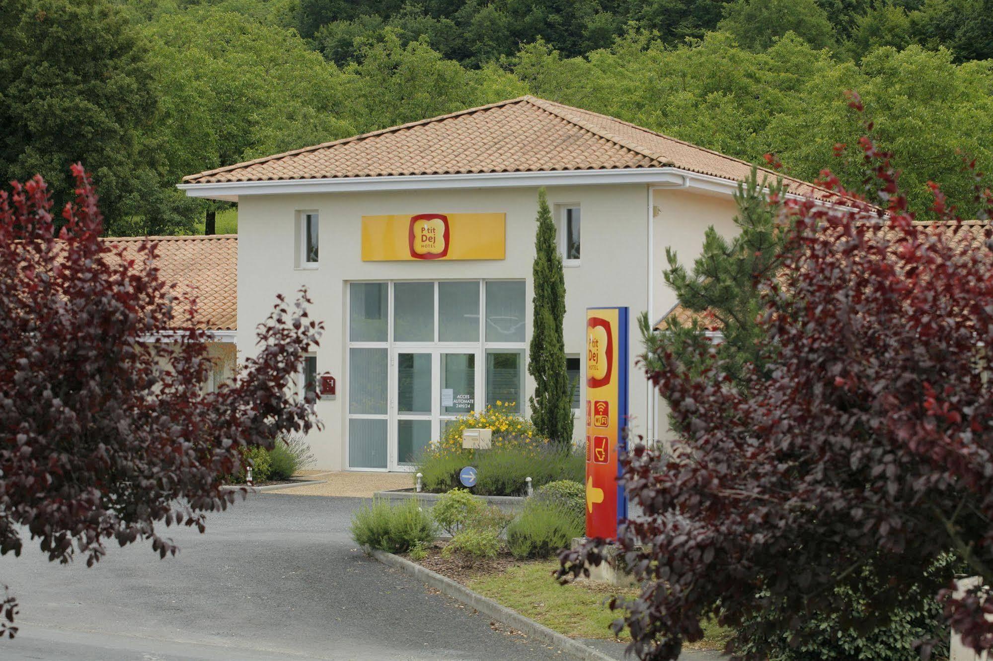 Hotel Confort Le Moulin Rouge Terrasson Exterior foto